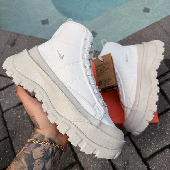 Nike Shoes - W NIKE BLAZER ROAM MID SUMMIT WHITE